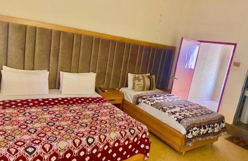 PECHS House | Hotel Grand Heaven