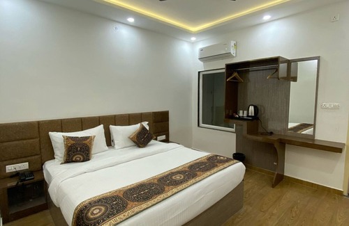 Chandauli Hotel | HOTEL GULMOHAR PLAZA BY AUROVILLE ENT