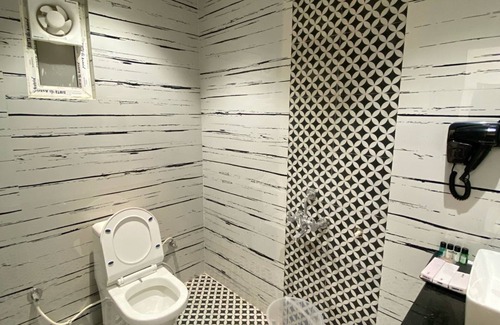 Chandauli Hotel | HOTEL GULMOHAR PLAZA BY AUROVILLE ENT