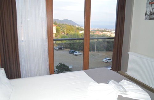 Altinoluk Hotel | Hotel Hugo