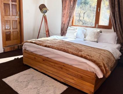 Aleo House | hotel in manali by Aura