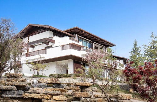 Shangri-La Hotel | Hotel Indigo Diqing Moonlight City by IHG