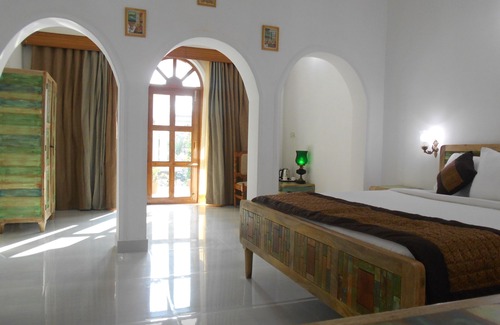 Khajuraho Hotel | Hotel Isabel Palace