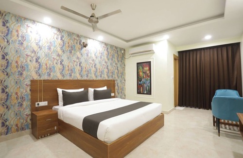 IMT Manesar Hotel | hotel jps palm inn