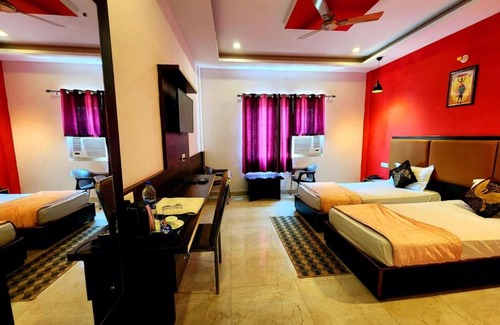 Khatima House | Hotel Kanha Ji, Khatima