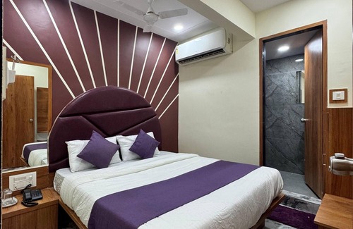 Navrangpura Hotel | Hotel Konark by SRURBAN HOTELS