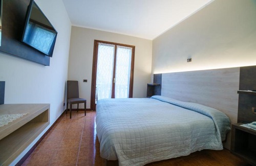 Rocchetta Nervina Hotel | Hotel Lago Bin