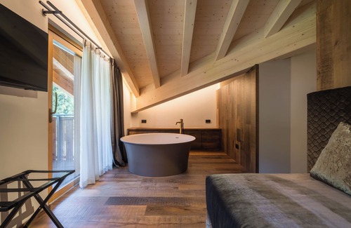 Madonna di Campiglio Hotel | HOTEL LORENZETTI