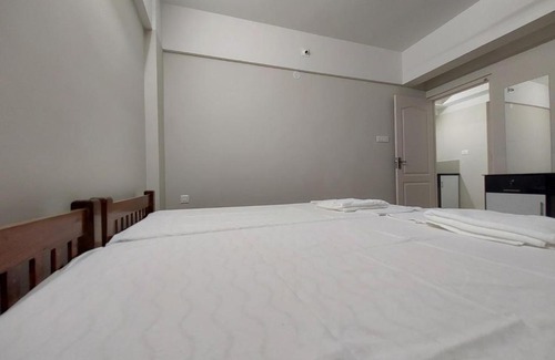 Thiruvananthapuram Bed & Breakfast | Hotel Mannat Residence