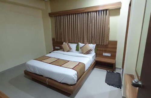 Ahmedabad Hotel | Hotel Maple View