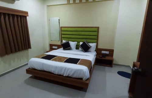 Ahmedabad Hotel | Hotel Maple View