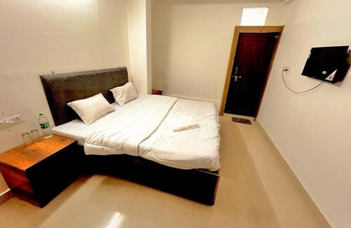 Bhopal Hotel | Hotel Mera Stay Inn