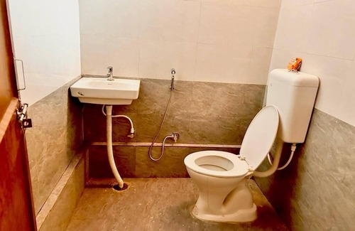 Bhopal Hotel | Hotel Mera Stay Inn