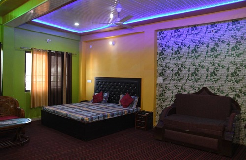Pithoragarh Hotel | Hotel Mountain View And Rooftop Restaurant
