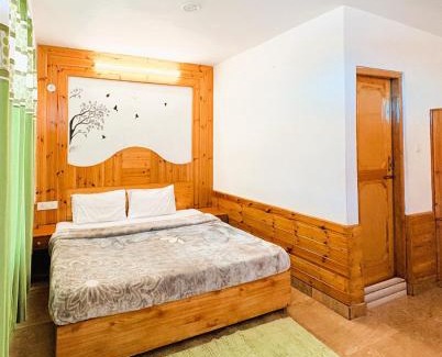 Vashist Resort | Hotel Mountain View Hill-Top Heaven Resort Cafe And Restuarant