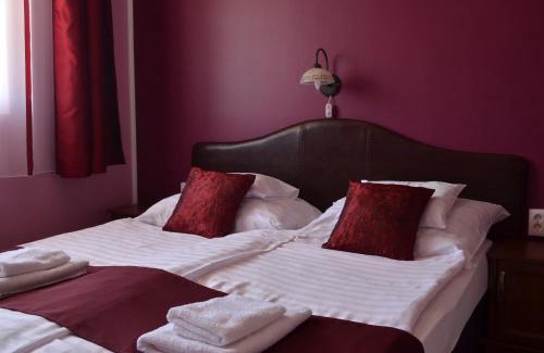 Balatonmariafurdo Hotel | Hotel Napsugár