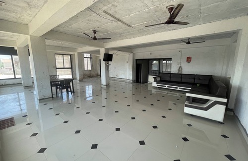 Rajula Hotel | Hotel Narayan Executive Gujrat