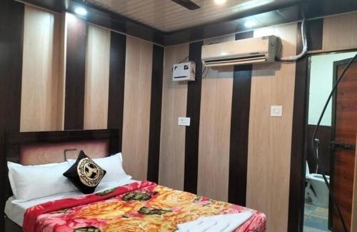 Ayodhya Hotel | Hotel New Residency Ayodhya