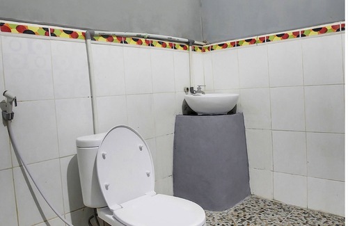 Bandar Lampung Hotel | Hotel O Cottage Putra Mutun Beach