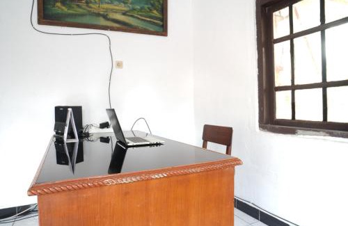 Sukabumi Hotel | Hotel O Home Stay Syariah Habibie