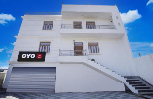 Chandauli Hotel | HOTEL O RAJ PALACE