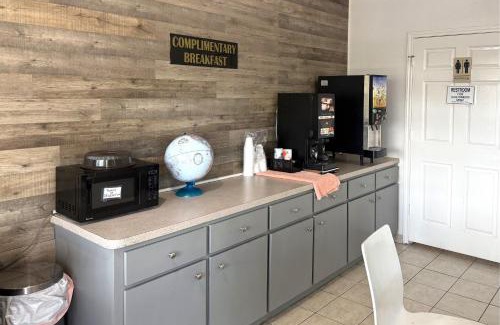 Greater Greenspoint Hotel | Hotel O Regency Suites Houston - IAH Beltway 8