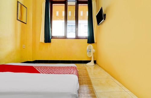 Jalaksana Hotel | Hotel O Wisma Al-fahmi Syariah