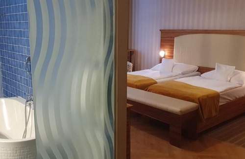 Hradec Kralove Hotel | Hotel Okresní Dům