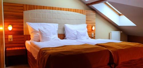 Hradec Kralove Hotel | Hotel Okresní Dům