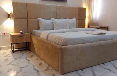 Ejigbo House | Hotel Padelia International Airport Road Lagos