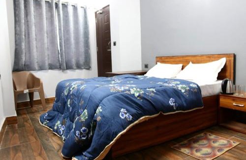 Darjeeling Hotel | Hotel Pitstop Darjeeling - Excellent Service Recommended & Couple Friendly