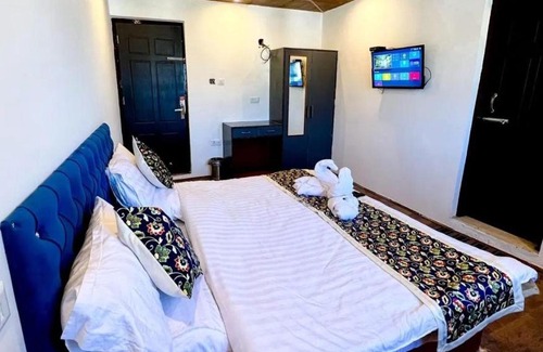 Srinagar Hotel | HOTEL POSHWAN GULMARG