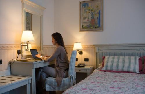 Moltrasio Hotel | Hotel Posta