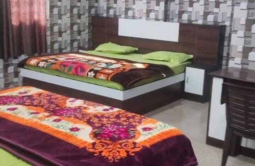 Vrindavan Hotel | Hotel Premdeep Aashray Vridavan
