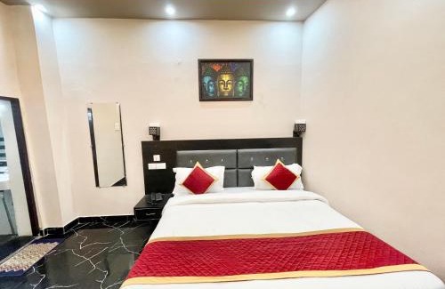 Varanasi Hotel | Hotel PSR Prem-Shobha Residency ! Varanasi fully-Air-Conditioned hotel at prime location with off site Parking availability, near Kashi Vishwanath Temple, and Ganga ghat - 2