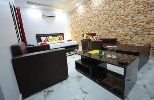 Bareilly Hotel | Hotel Rajani Best Hotel In Bareilly AC OR NON AC Room