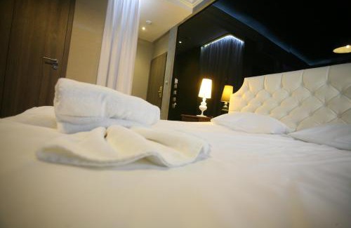 Poznan Apartment | Hotel Ramka & Restaurant & Wine Bar