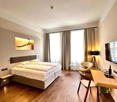 Sankt Ulrich Hotel | Hotel Rathaus - Wein & Design