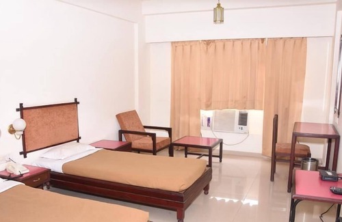 Khurai Hotel | Hotel Regency Bina