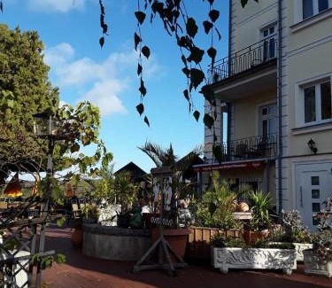 Buckow Hotel | Hotel & Restaurant Bergschlösschen