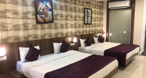 Jhansi Hotel | Hotel Rishabh
