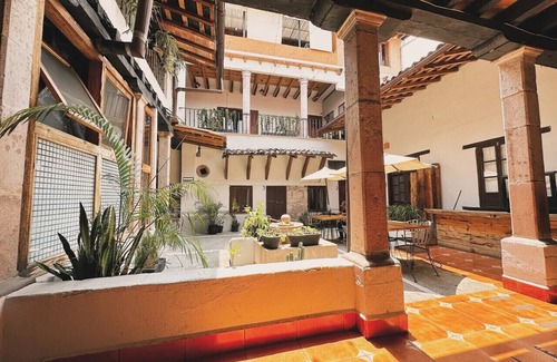 Santa Maria Ahuacatlan Apartment | Hotel Room, one block from the Lake centr 3