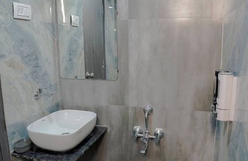 Adajan Hotel | Hotel Royal Accord