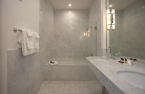 French Quarter Hotel | Hotel Royal New Orleans
