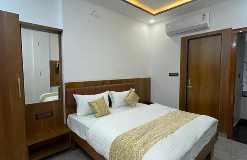 Central Area Hotel | Hotel Royal NX,Udaipur