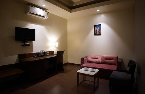 Paud Hotel | Hotel Sadanand Regency - Newly Renovated