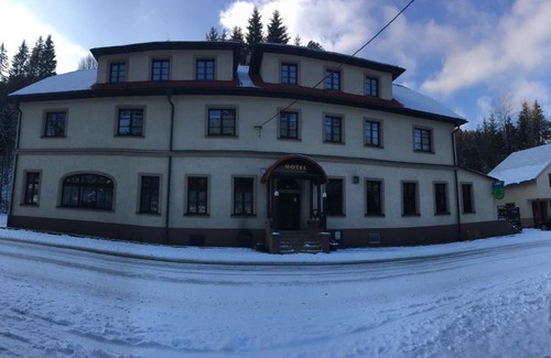 Horni Lomna Hotel | Hotel Salajka