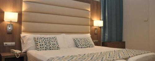 La Trinidad-San Juan y Todos los Santos Hotel | Hotel Selu