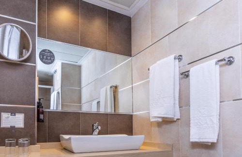 Centro Comercial Hotel | Hotel Serrano