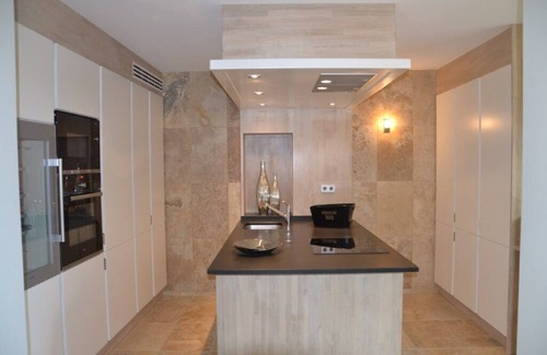 Montfavet House | Hotel services, concierge, heated swimming pool, jacuzzi, large garden